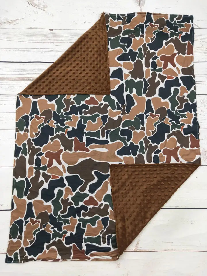 BROWN CAMO BLANKET - BABY