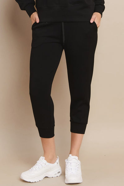 SPORTY CHIC CROPPED JOGGER - BLACK