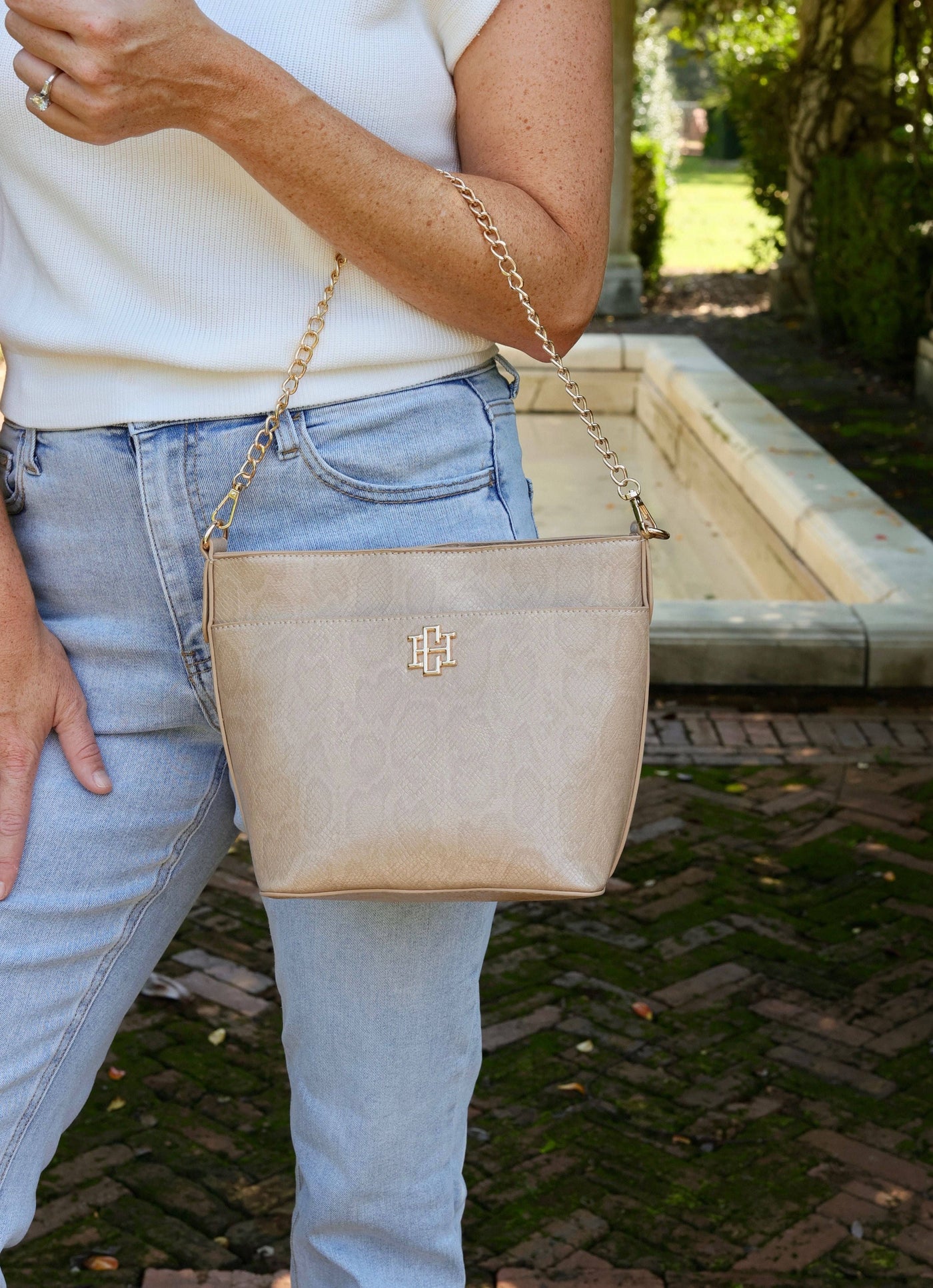 Brielle Bucket Bag TAUPE